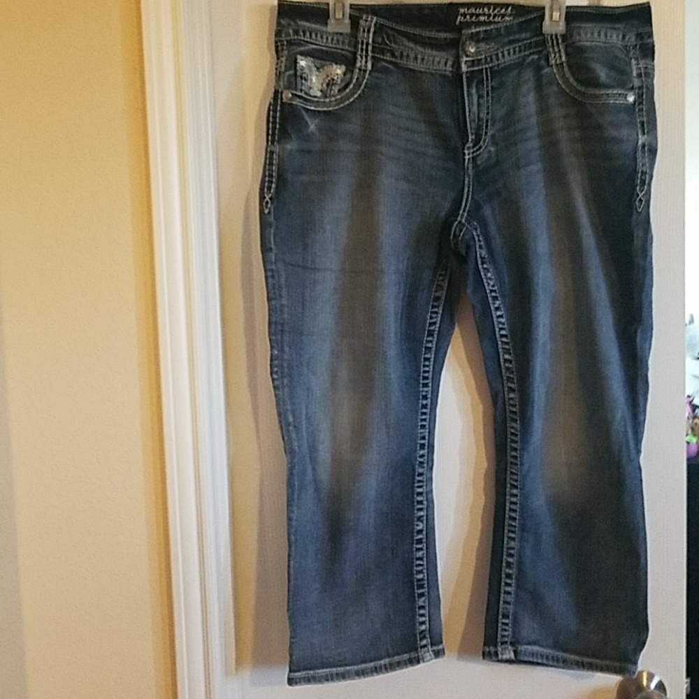 Maurice's capri's
